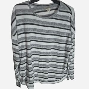 St-john-s-bay Women's Grey and White T-shirt